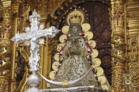 La Virgen del Rocío viste la saya “del tío Carlos ...