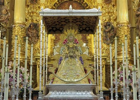 La Virgen del Rocío ya está en su paso: La Virgen del ...