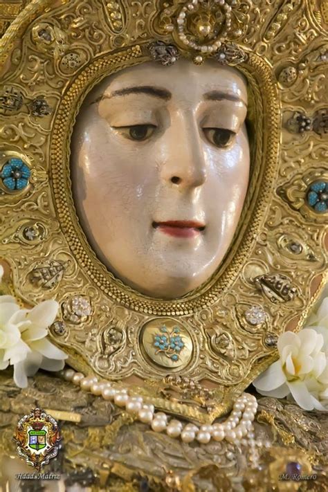 La Virgen del Rocío ya está en su paso para la Romería ...