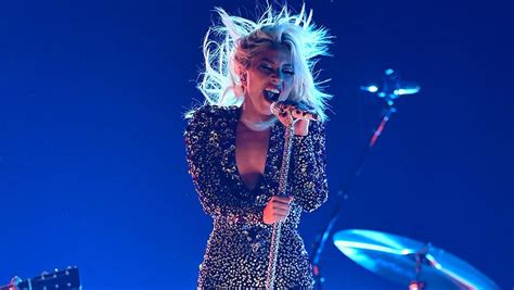 Lady Gaga stuns with incredible live performance of ...