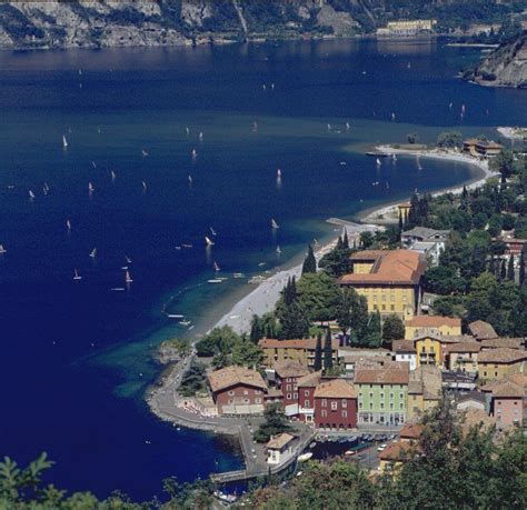 Lago de Garda: Vacaciones de playa entre montañas