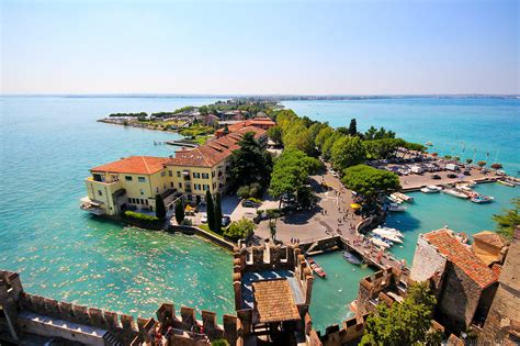 Lago di Garda in Italia. Immagini HD panorama della città ...