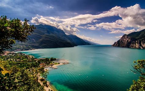Lake Garda   the Largest Stunning Lake in Italy | Places ...