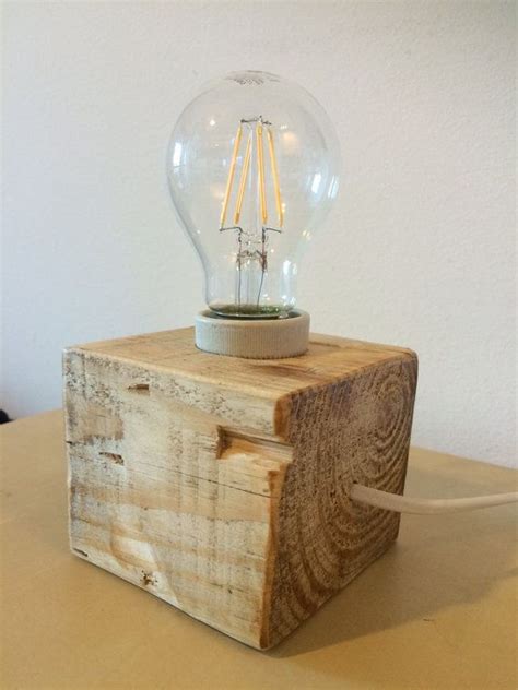 Lámpara cubo de madera de palet reciclado por EcoNaturaBio ...