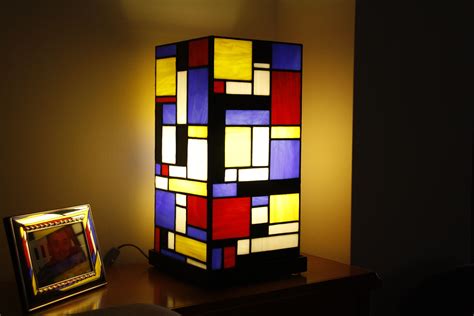 Lámpara inspirada en los cuadros de Piet Mondrian. | Piet ...