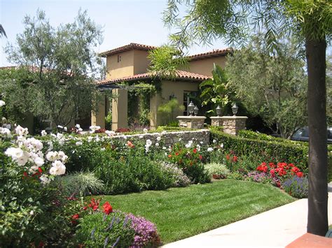 Landscaping Home Ideas: Gardening and landscaping at home