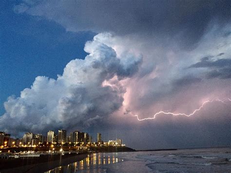 Las 10 fotos más impactantes de la tormenta en Mar del ...