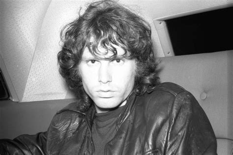 Las diez frases más alucinadas de Jim Morrison como escritor