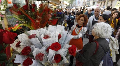 Las floristerías enviarán rosas de Sant Jordi a domicilio