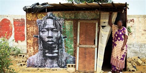 Las guerreras africanas de Dahomey en las calles de Senegal