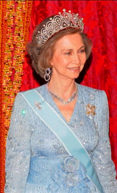 Las joyas que sólo pueden usar las Reinas de España   TIARA DE LA REINA ...