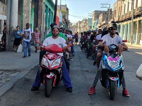 Las «motorinas» invaden las calles de La Habana   Noticias ...