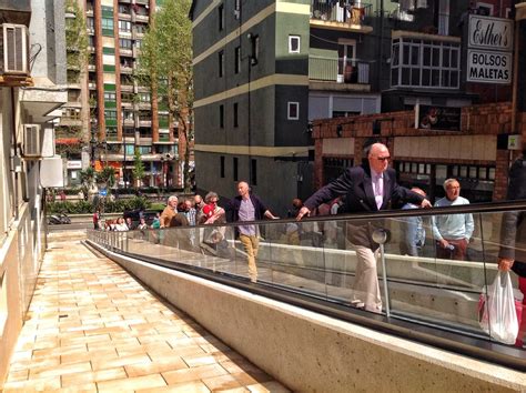 Las nuevas escaleras mecánicas de la calle Vargas ya están en marcha ...