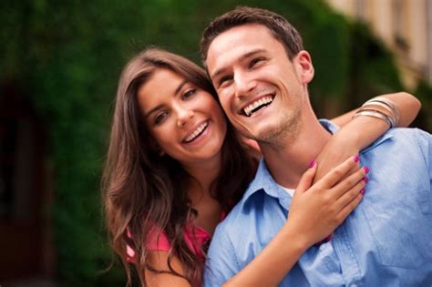 Las parejas que ríen juntas tienen una relación más sólida