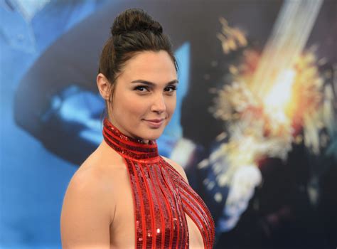Leaked Footage From  Wonder Woman  1984 Teases The ...