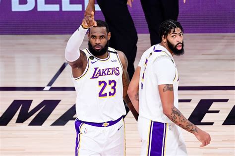 LeBron James seguirá con los Lakers hasta el 2023