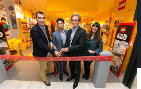 LEGO abre su primera tienda física de España en Madrid en ...