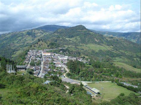 Liberan dos de tres funcionarios secuestrados en Almaguer, Cauca ...