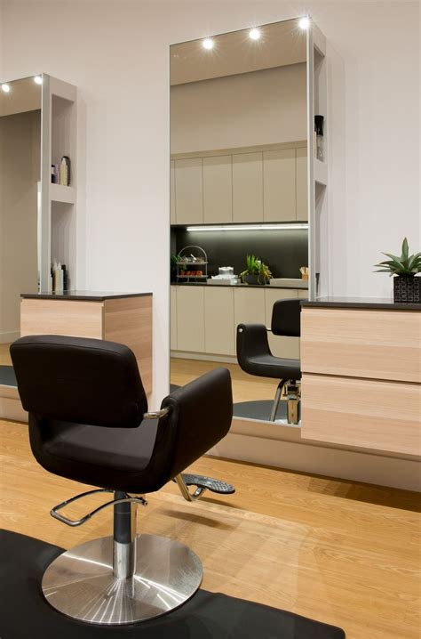 Light, sleek, and modern salon station. en 2019 | Diseño ...