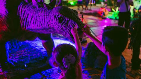Llega a Málaga Dinosaurs Tour, la mayor exposición de dinosaurios ...