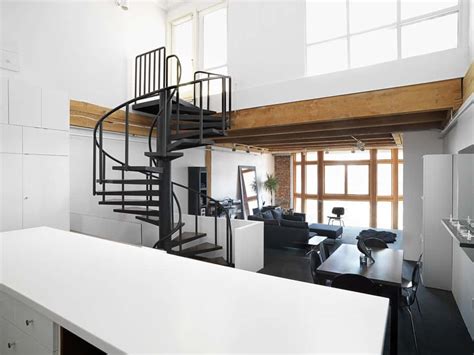 Loft moderno con interiores minimalistas, presentamos su ...