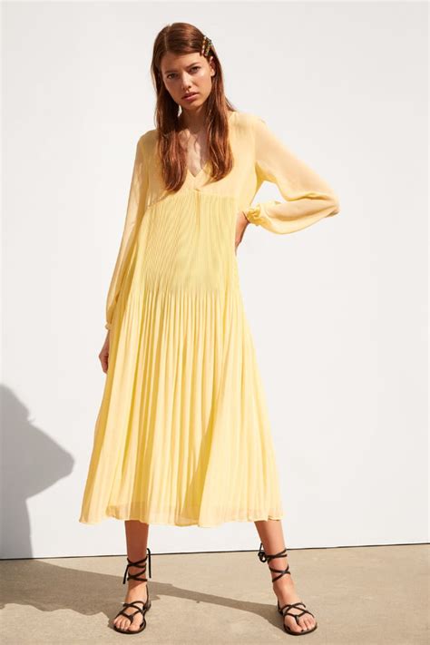Los 10 vestidos plisados que Zara quiere convertir en tendencia este ...