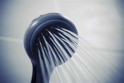 Los 12 beneficios de bañarse con agua fría