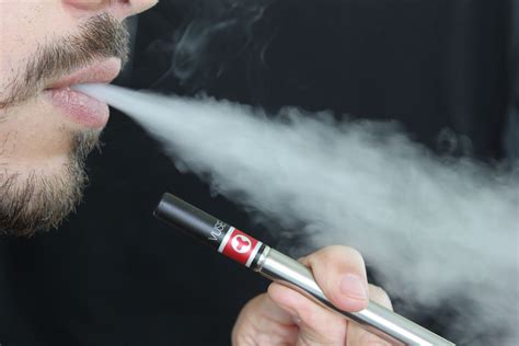 Los 3 mejores vapers que te ayudarán a dejar los cigarrillos | La Opinión