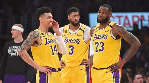 Los Angeles Lakers derrotó a Miami Heat en la primera final de la NBA