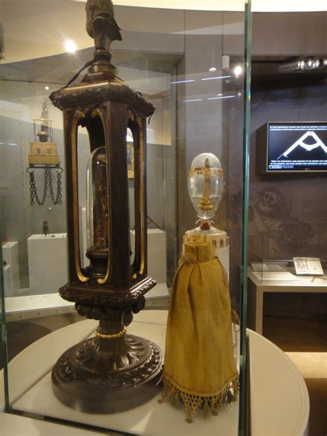Los dedos de Galileo 370 años después de su muerte   Abadía Digital