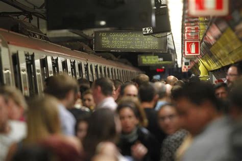 Los empleados del metro de Barcelona vuelven a la huelga mañana ...