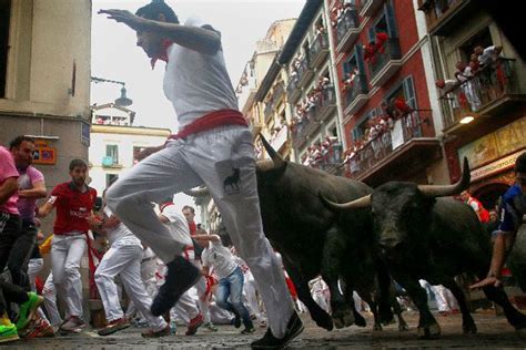 Los encierros de San Fermín en Pamplona debutan con 10 ...