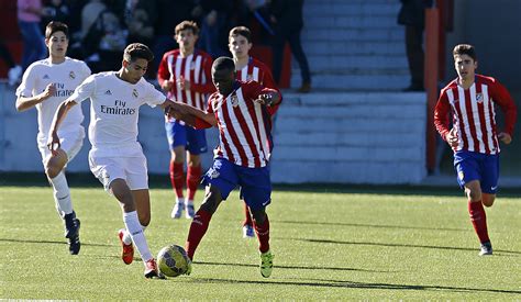 Los juveniles División de Honor son los únicos que juegan durante el ...