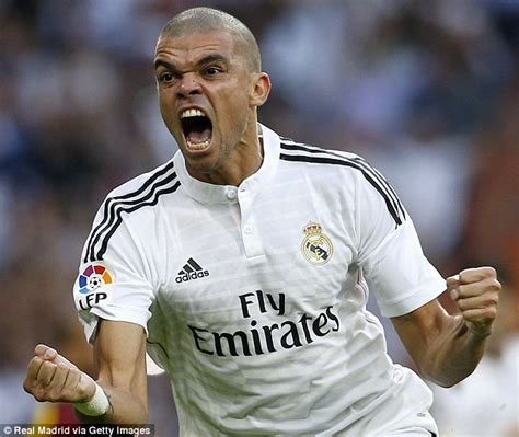 Los mejores jugadores del real madrid : Pepe