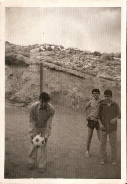 los niños jugando al futbol | fotos de Antiguas