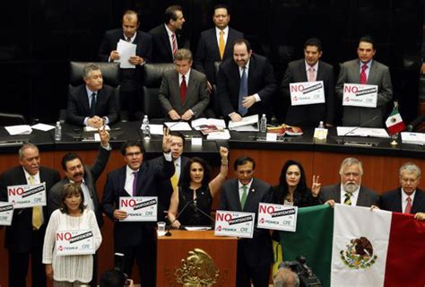 Los senadores mexicanos aprueban el dictamen de la reforma energética ...