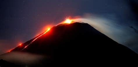 Los volcanes de Guatemala mantienen explosiones débiles y ...