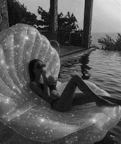 Love this glitter edit | Black and white aesthetic, Summer pictures ...