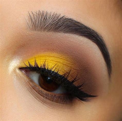 Loving that bright yellow | Eyeshadow makeup, Yellow ...