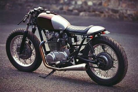 Low flyer: Yamaha XS650 by Clutch Custom | Yamaha cafe racer, Yamaha ...