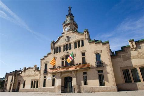 L’edifici d’interès històric de l’Ajuntament de les ...