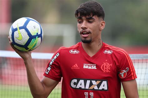 Lucas Paquetá rechaça saída e confirma procura por ...