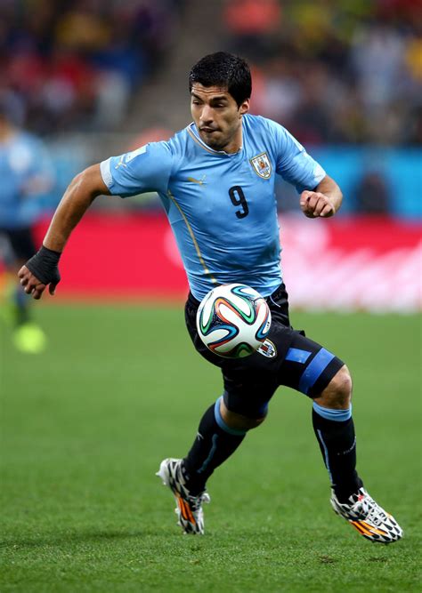 Luis Suarez Photos Photos   Uruguay v England: Group D ...