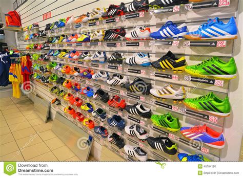 Magasin De Chaussures De Sport Image éditorial   Image du détail ...