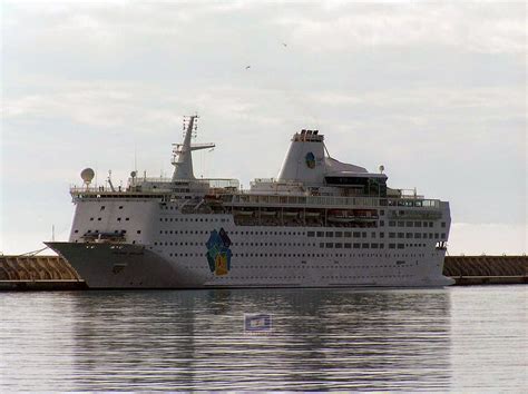 Málaga Marítima: Escala técnica del buque de crucero ISLAND ESCAPE