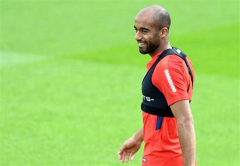 Manchester United reach agreement with Lucas Moura but yet ...