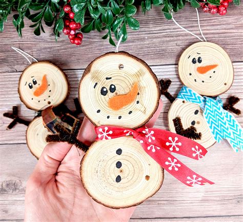 Manualidades Navidad: Muñecos de nieve con rodajas de madera