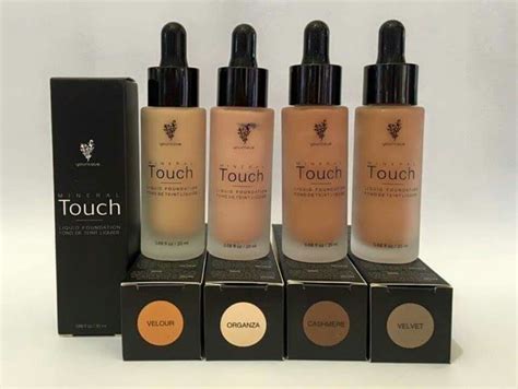 Maquillaje Younique Touch   $ 190.00 en Mercado Libre
