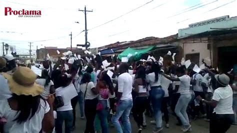 Marcha por la no violencia en Guachené – Cauca.   YouTube