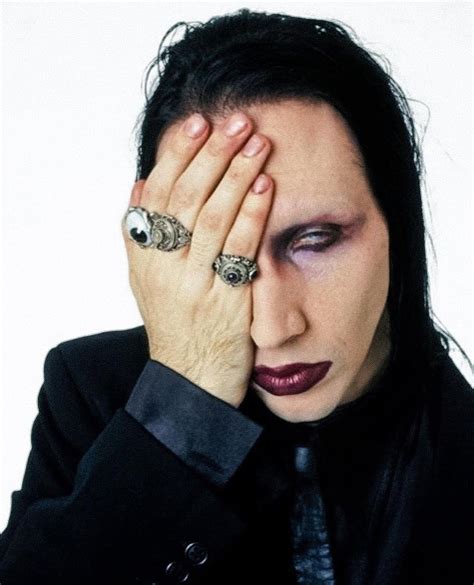 Marilyn Manson Young / A Young Marilyn Manson Debates Moshing With ...